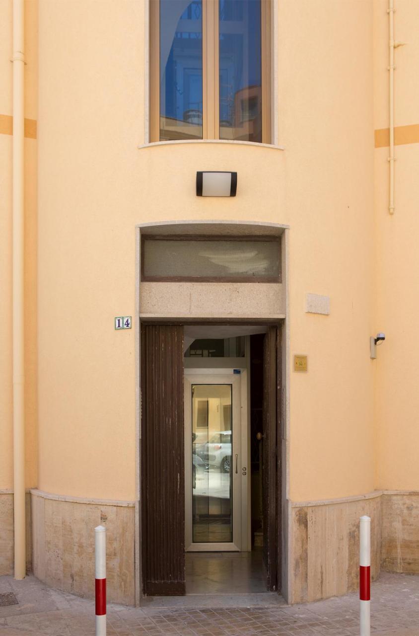 B&B Piazza Vittorio ตราปานี ภายนอก รูปภาพ
