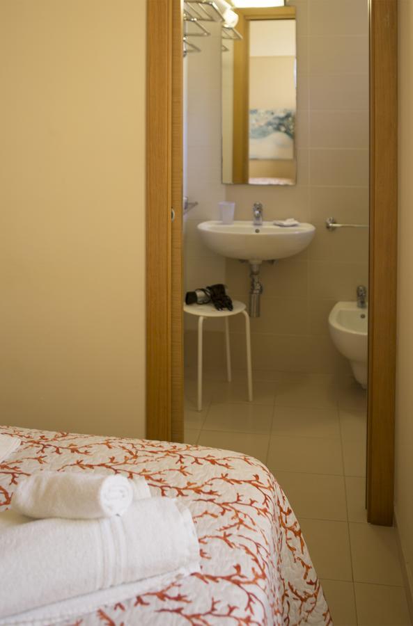 B&B Piazza Vittorio ตราปานี ภายนอก รูปภาพ